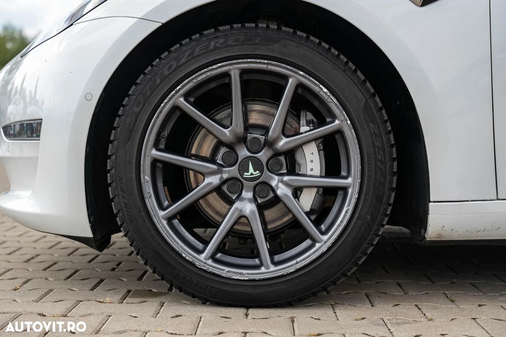 Tesla Model 3 Langstreckenbatterie Allradantrieb Dual Motor - 16