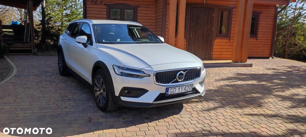 Volvo V60 Cross Country - 10