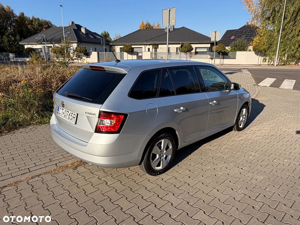 Skoda Fabia 2017 photo 4