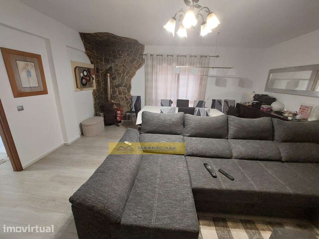 T2 renovado com terraço coberto - Tapada das Mercês - Grande imagem: 2/25