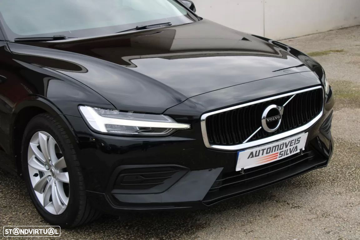 Volvo V60 2.0 B4 Momentum Core Geartronic - 8