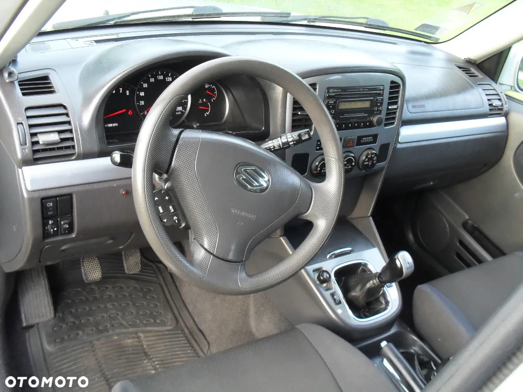 Suzuki Grand Vitara 2.0 - 26