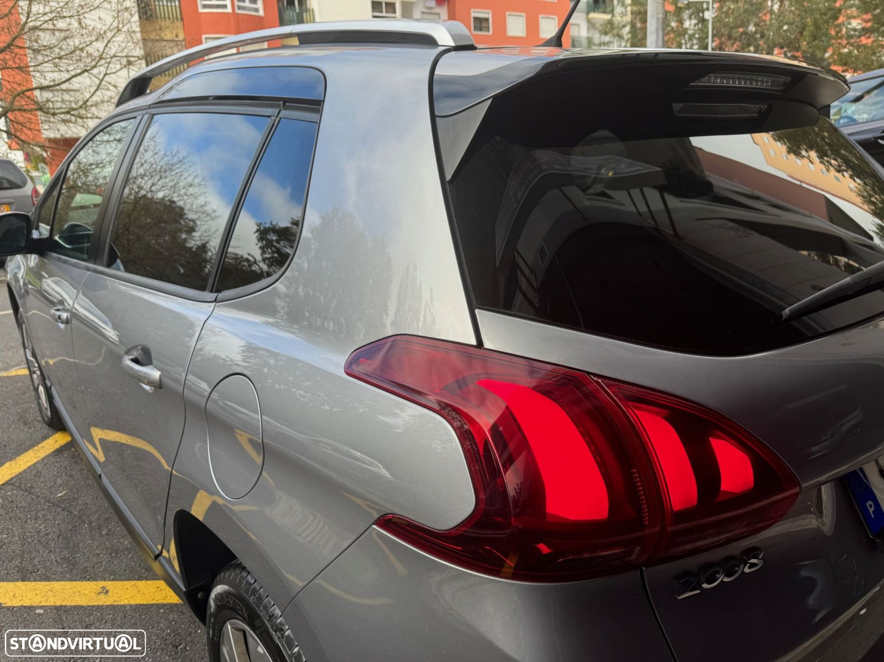 Peugeot 2008 1.6 BlueHDi Style - 27