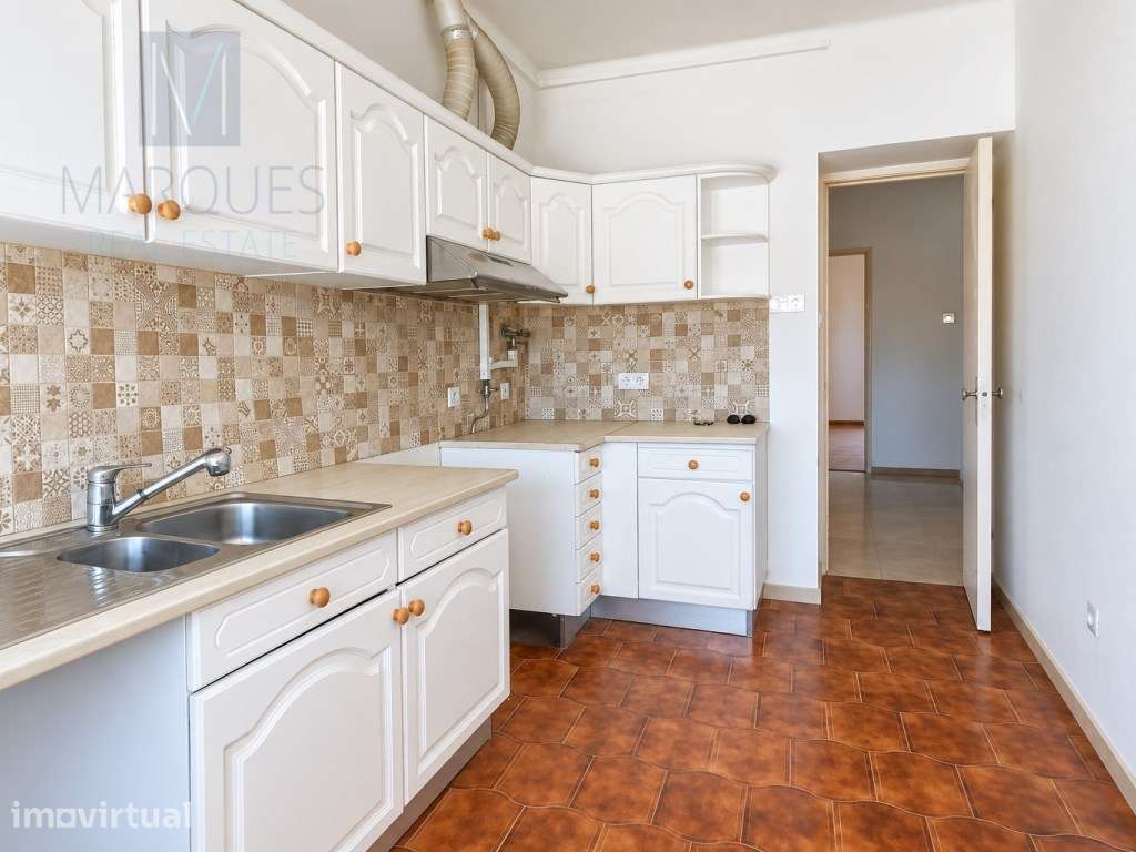 Apartamento T2 Remodelado no Fogueteiro - Grande imagem: 3/12