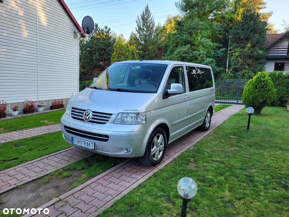 Volkswagen Multivan - 1