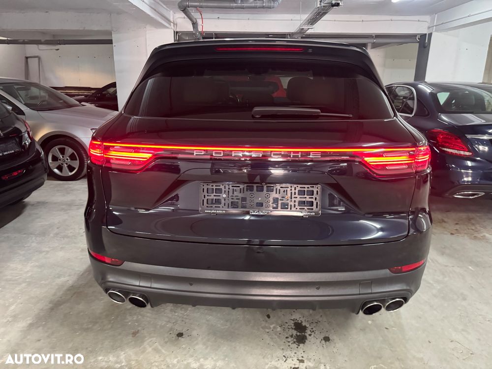 Porsche Cayenne S - 9