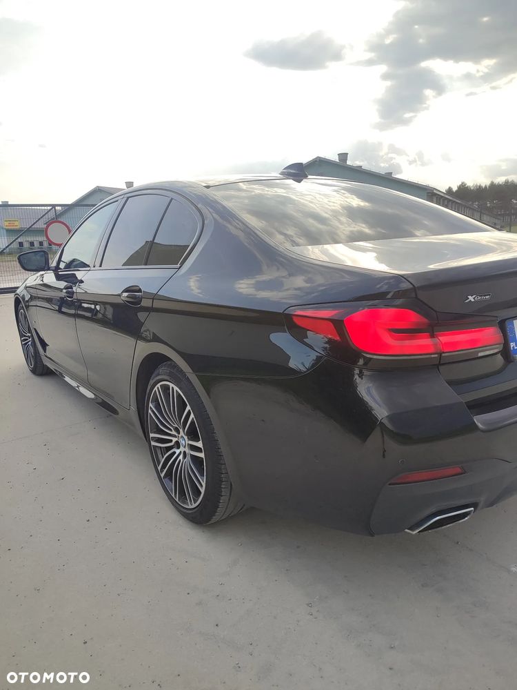 BMW Seria 5 530d xDrive M Sport Edition - 9
