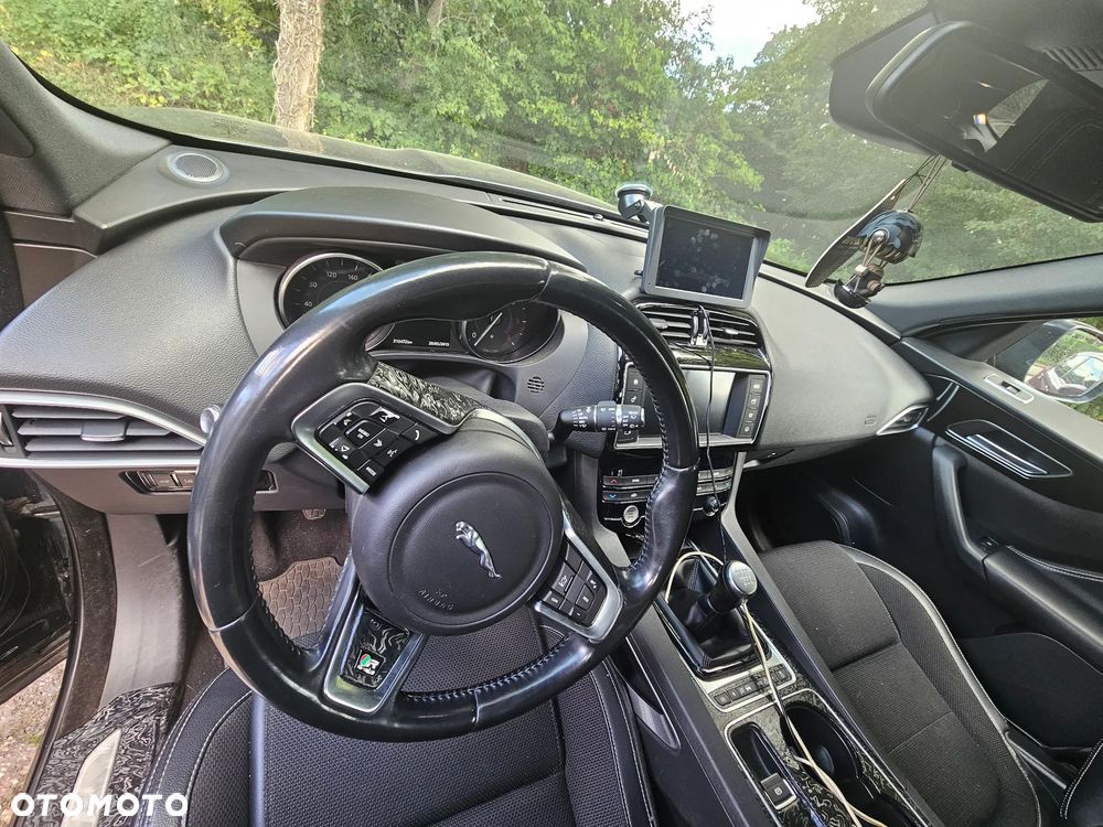 Jaguar F-Pace 2.0 i4D RWD R-Sport - 4
