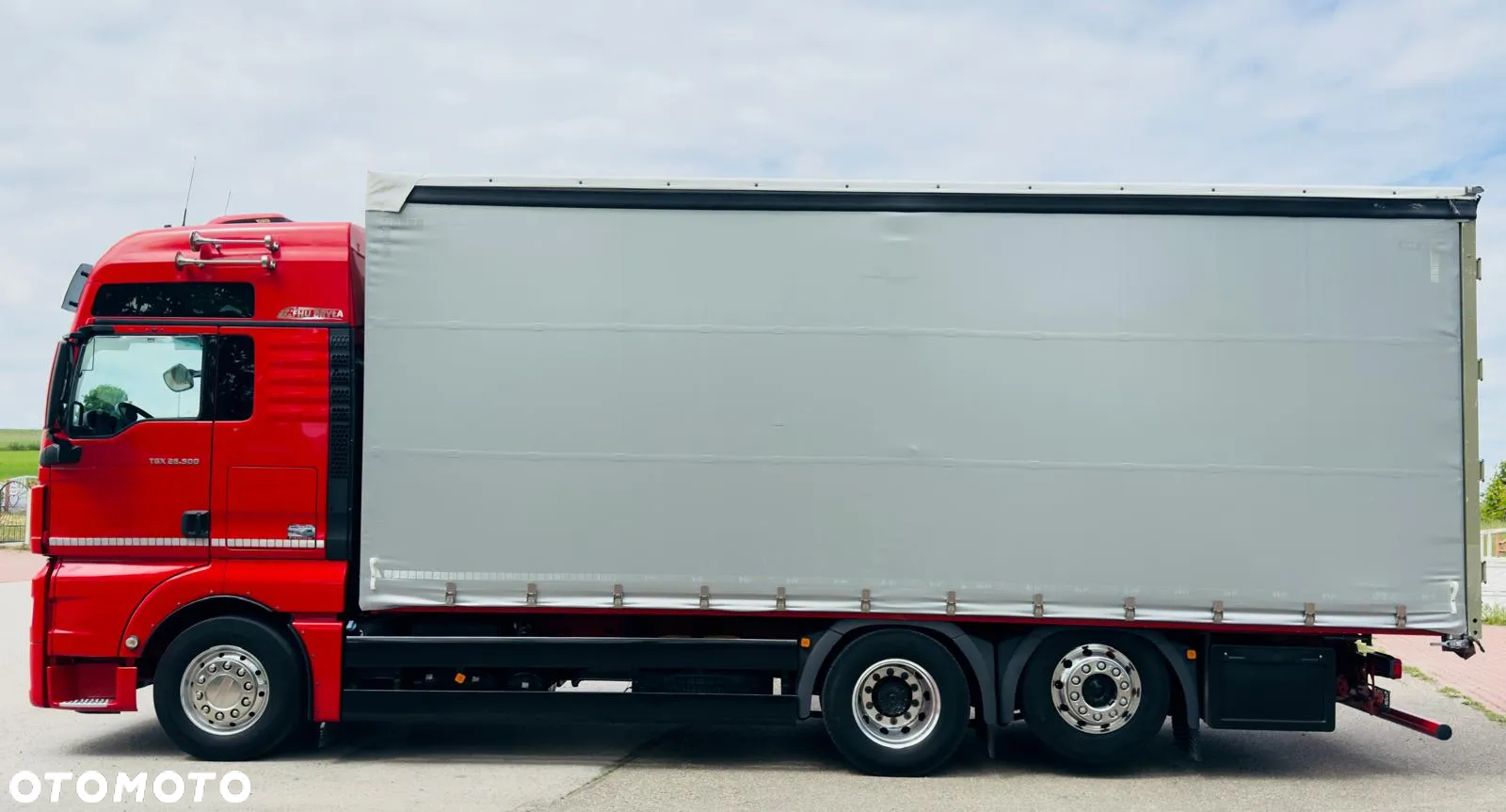 MAN TGX 26.500 / LIFT / 6X2 / KLIMA POSTOJOWA / 18PALET / E6 / FIRANKA / 18 TON ŁADOWNOŚĆ / WINDA / NISKI PRZEBIEG / JEDEN WŁAŚCICIEL / PODWIESZANA OŚ - 17