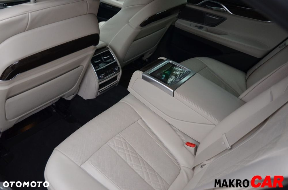 BMW Seria 7 - 10