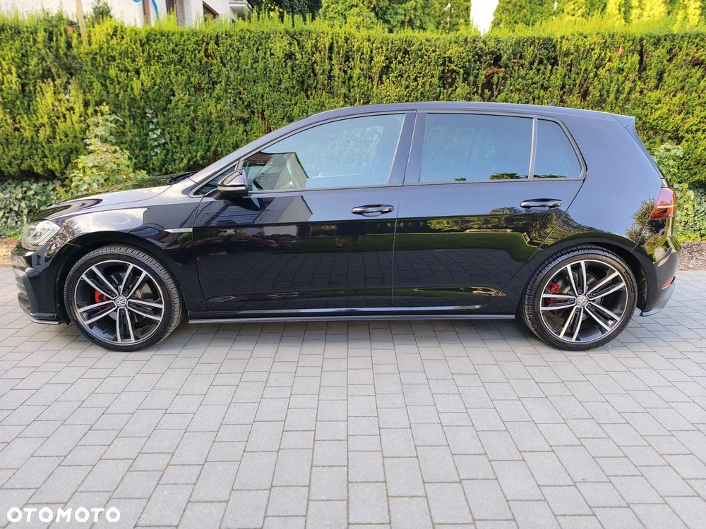 Volkswagen Golf - 2