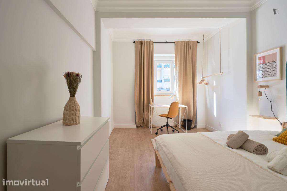 Quarto - localizado em Roma-Areeiro Lisbon - Grande imagem: 4/11
