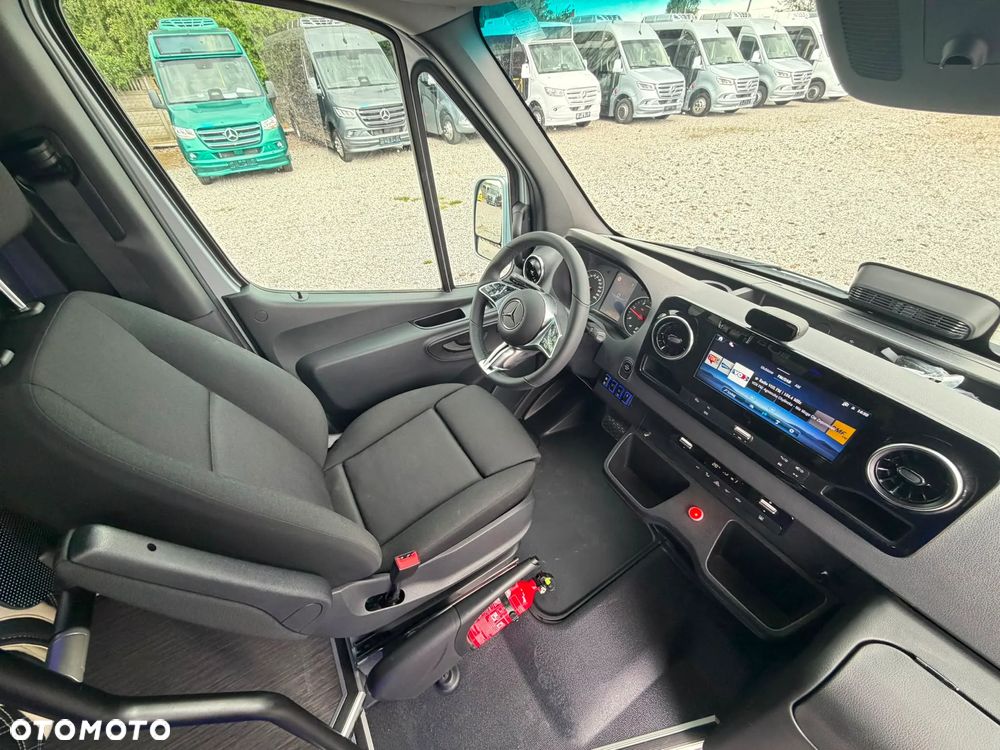 Mercedes-Benz Sprinter 519 - 18