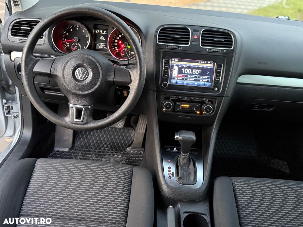 Volkswagen Golf - 8