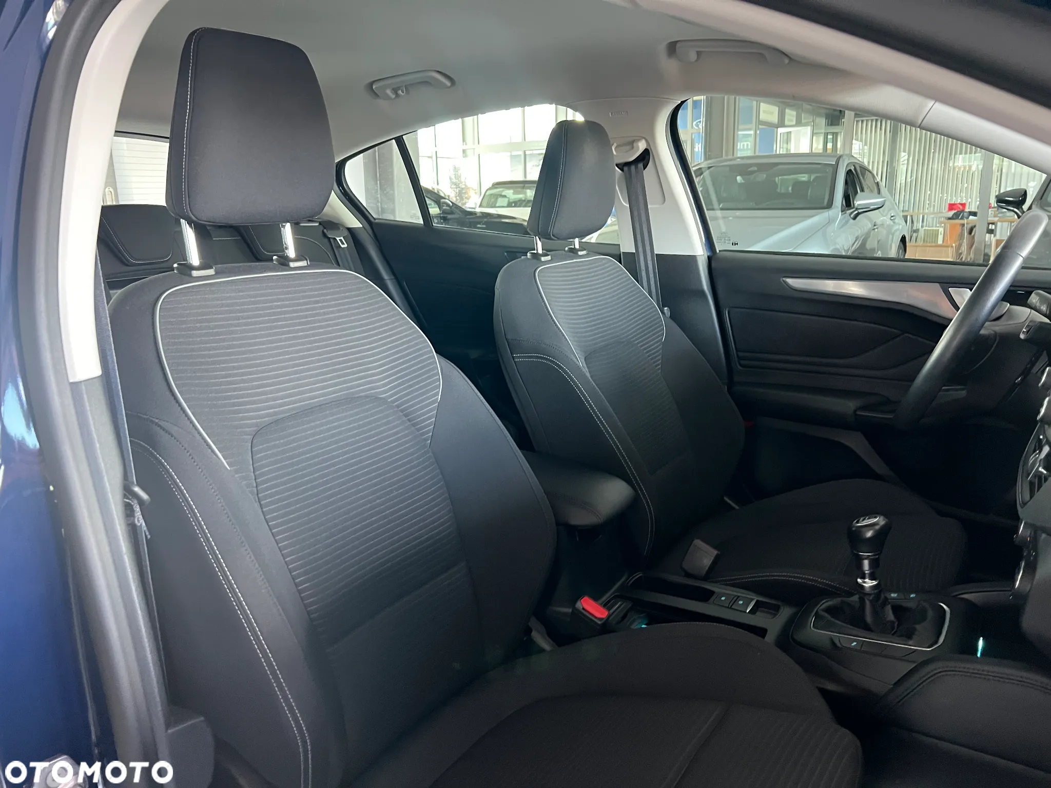 Ford Focus 1.0 EcoBoost Titanium Business - 36