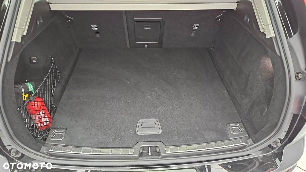 Volvo XC 60 B4 B Plus Bright - 25