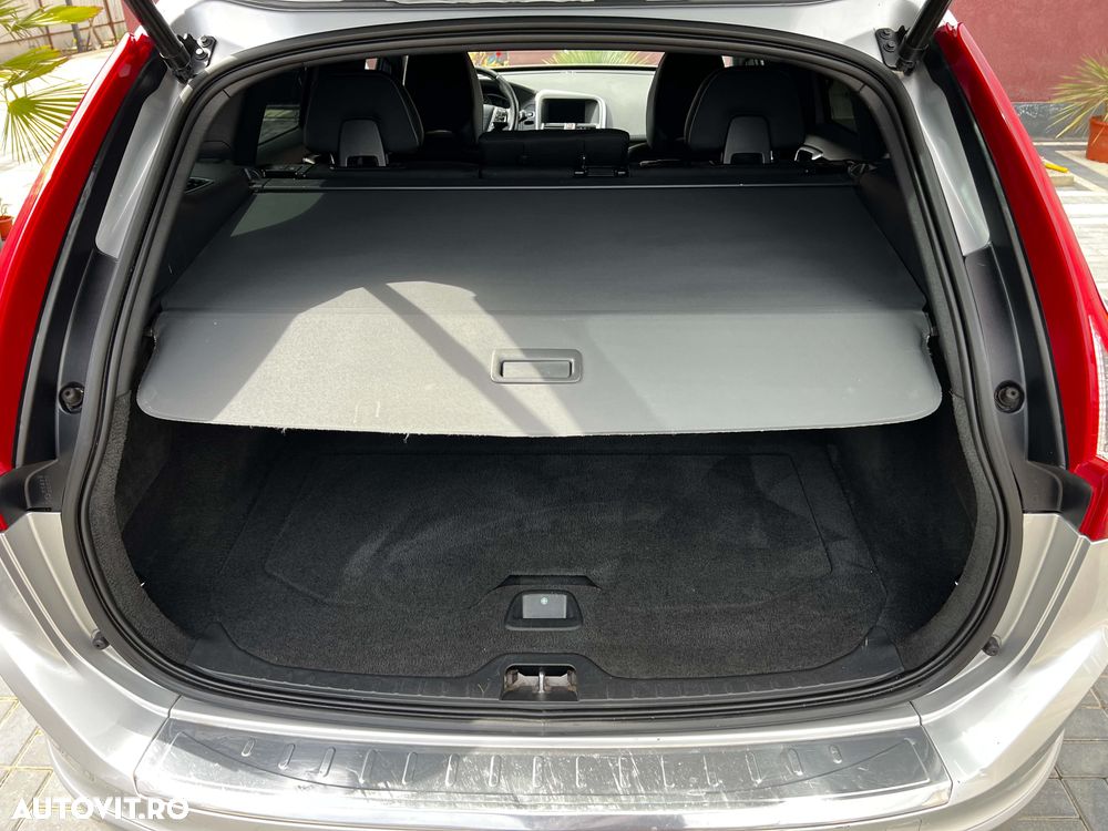 Volvo XC 60 D4 Geartronic Momentum - 23