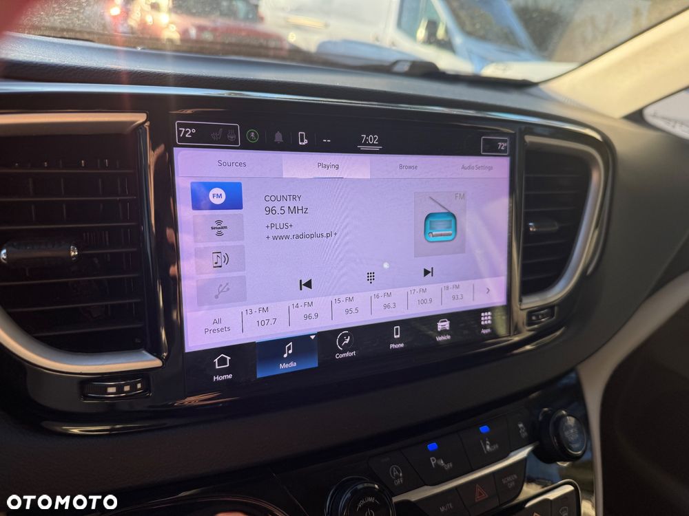 Chrysler Pacifica - 13