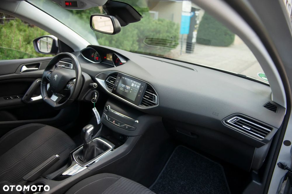 Peugeot 308 1.2 PureTech Access EU6 - 25