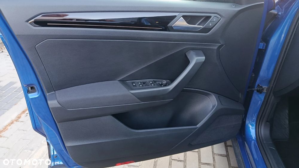 Volkswagen T-Roc 1.6 TDI SCR UNITED - 10