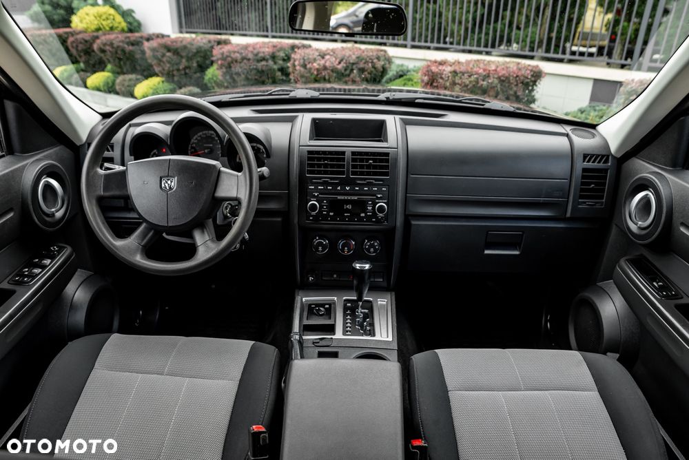 Dodge Nitro 3.7 V6 SLT - 24