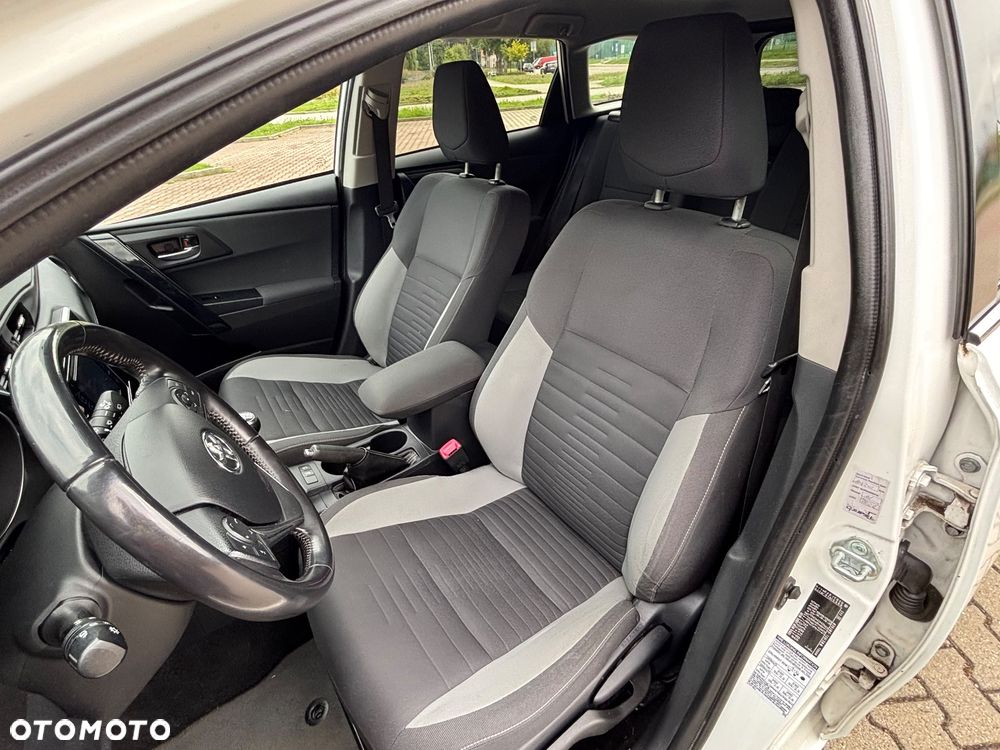 Toyota Auris 1.6 D-4D Comfort - 16