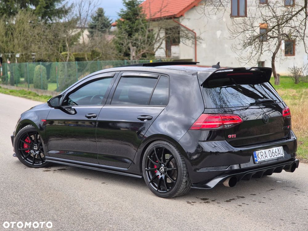 Volkswagen Golf GTI Performance BlueMotion Technology DSG - 4