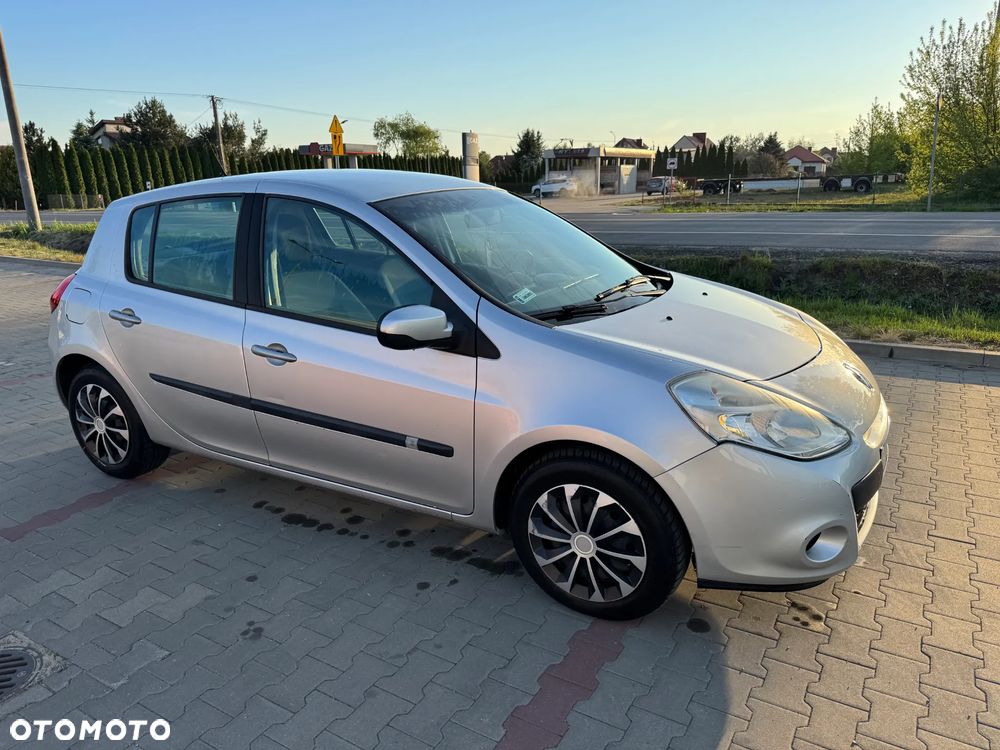 Renault Clio - 2