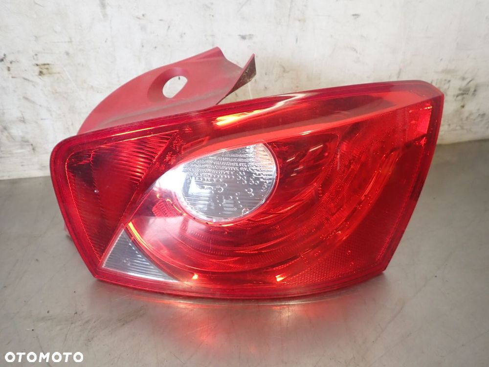 LAMPA PRAWA TYLNA SEAT IBIZA IV 1.4 - 1