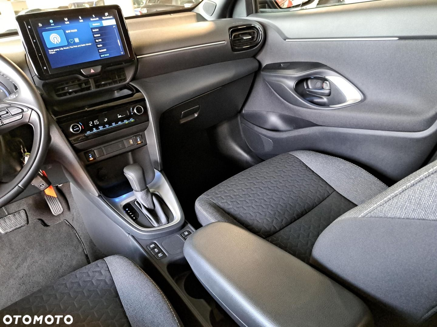 Toyota Yaris Cross - 25