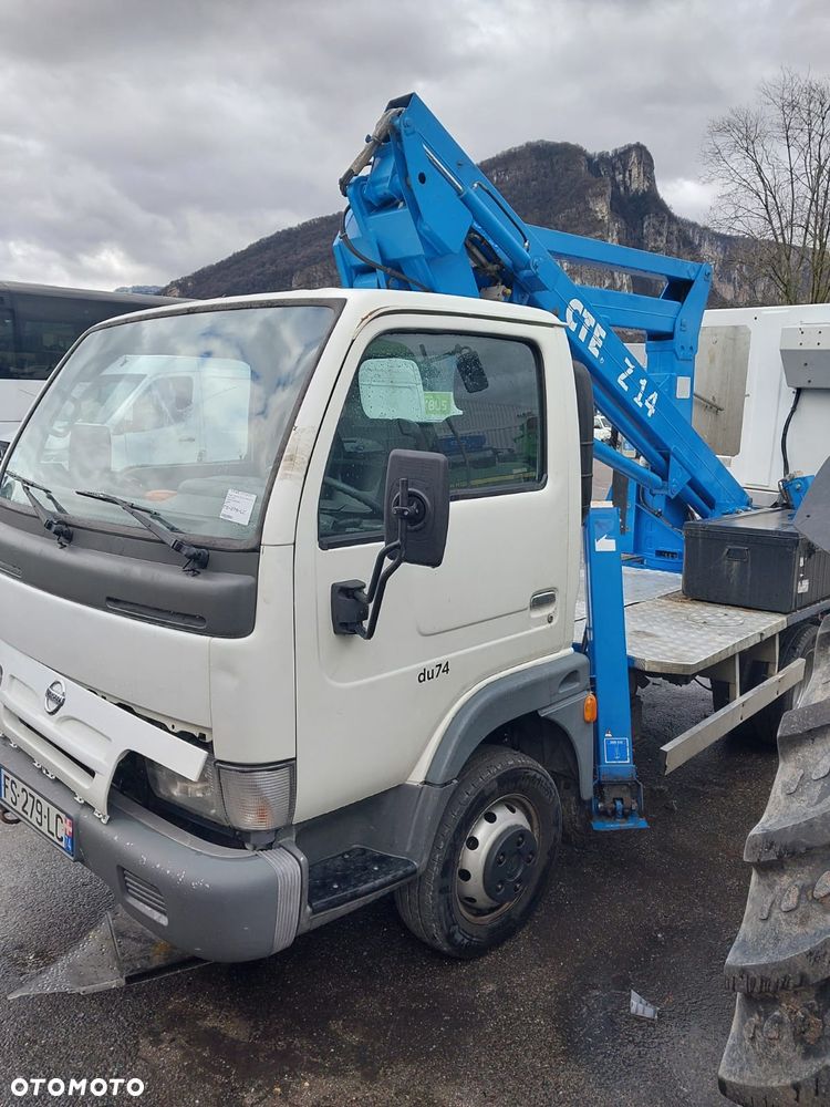 Nissan Cabstar - 1