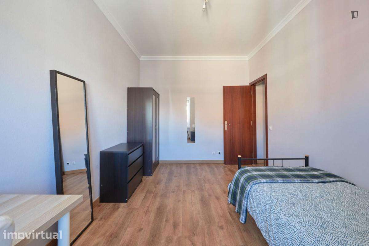 Quarto - localizado em Entrecampos Lisbon - Grande imagem: 2/7