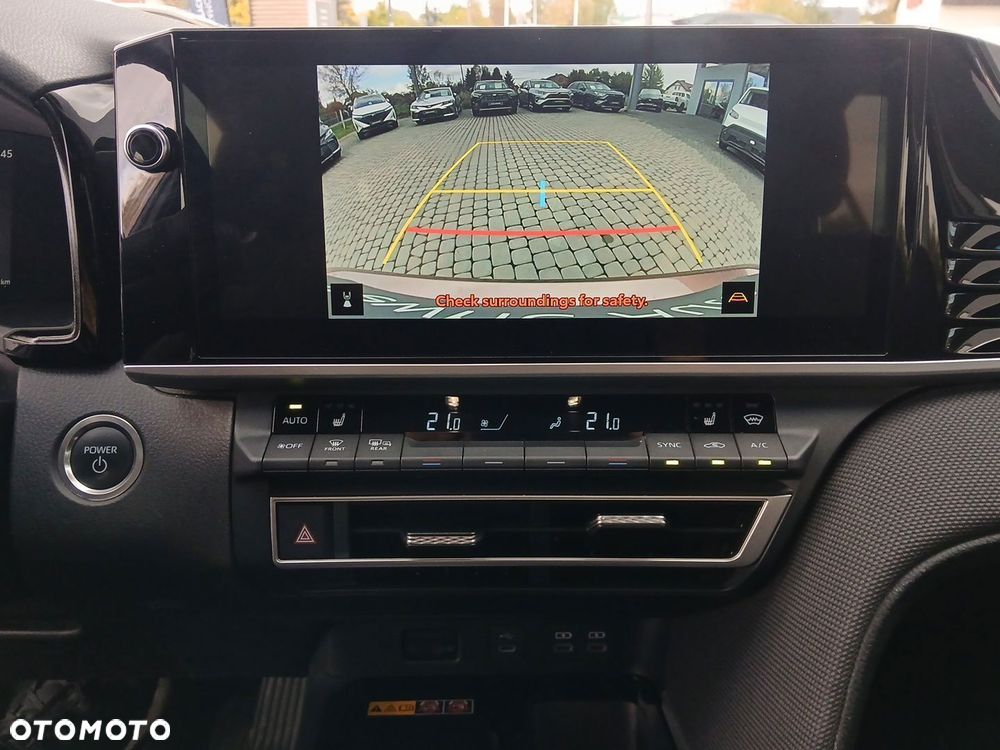 Toyota Camry - 32