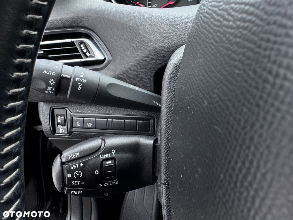 Peugeot 308 PureTech 130 GPF Stop & Start Active Business-Paket - 23