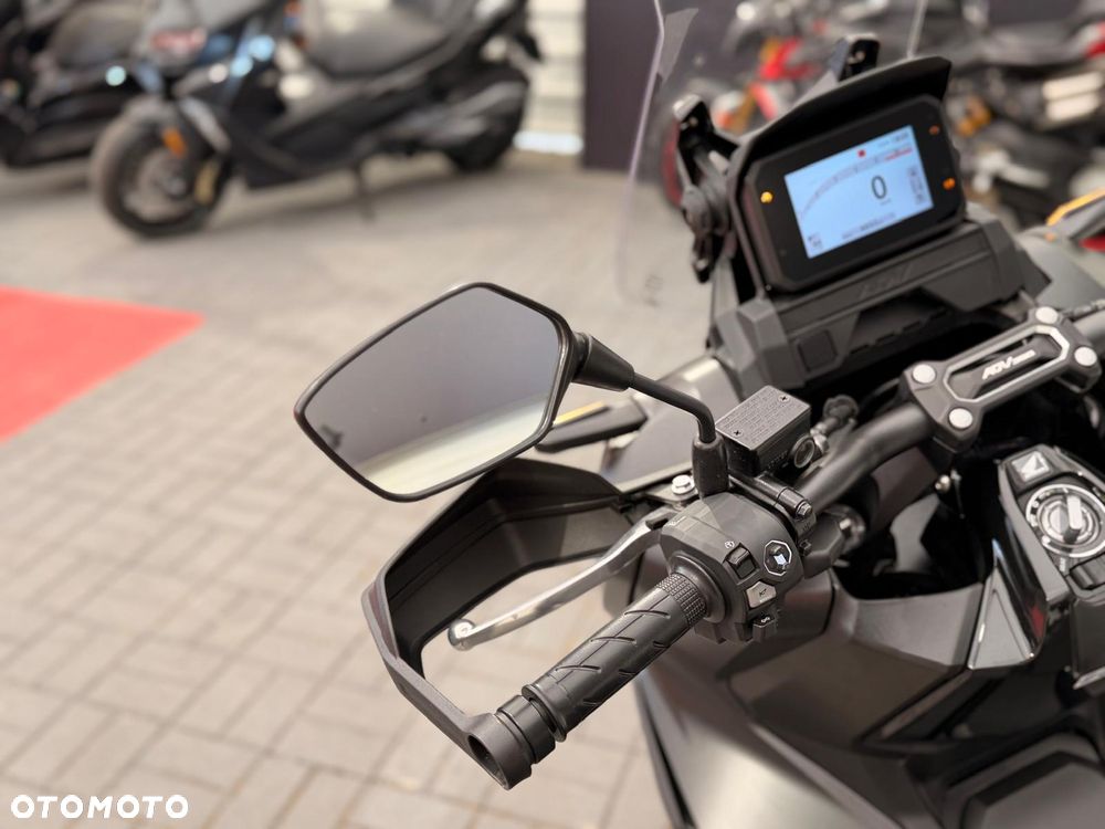Honda ADV350 - 8