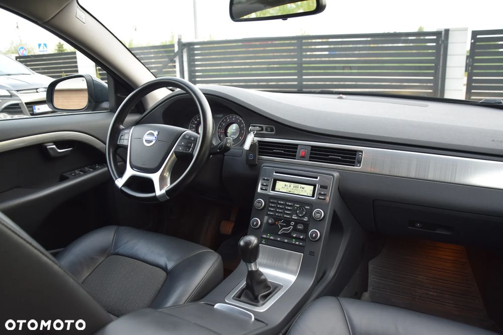 Volvo V70 2.5T Momentum - 32