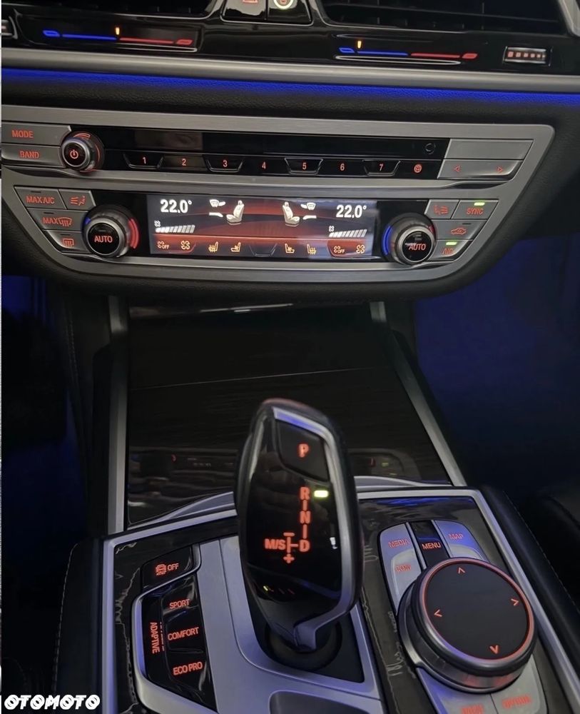BMW Seria 7 740Li - 23