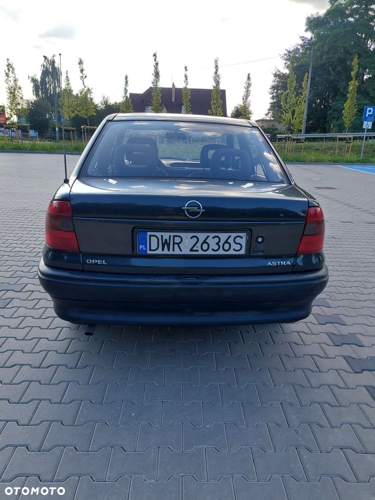 Opel Astra 1.4 Mid - 6