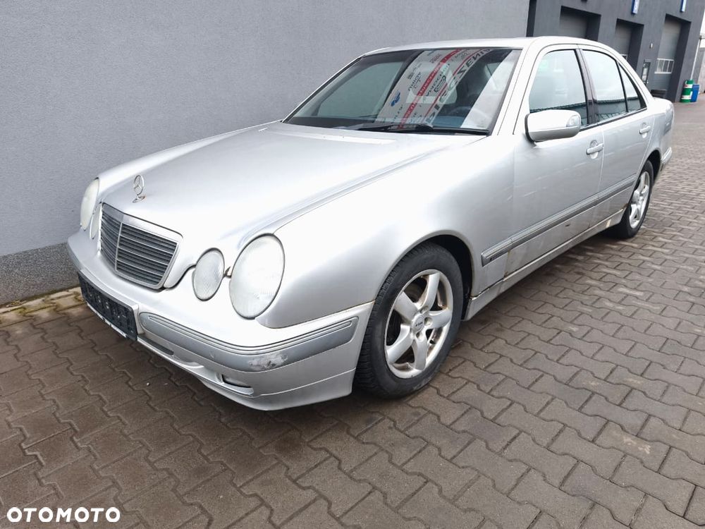 Mercedes-Benz Klasa E - 11