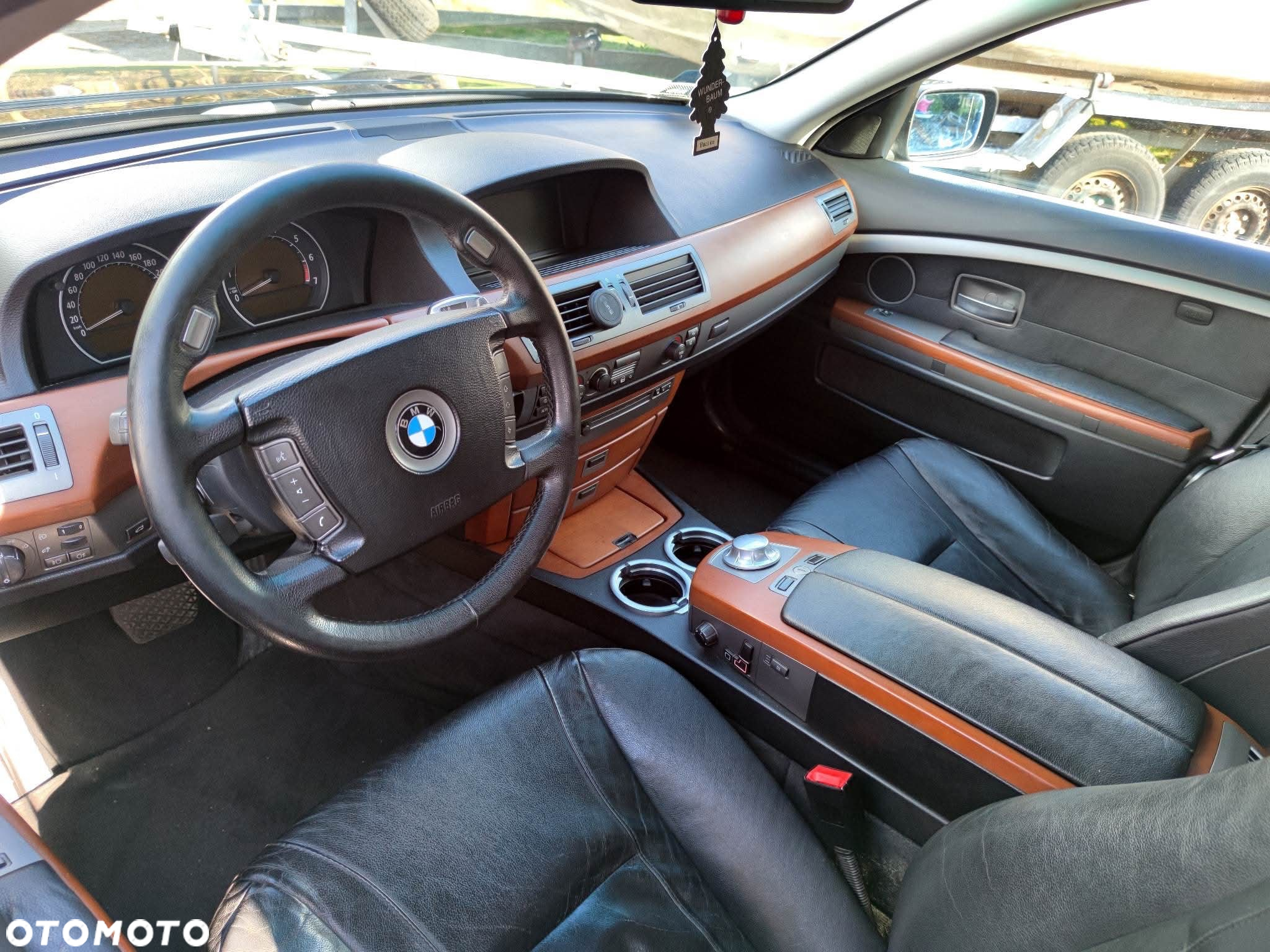 BMW Seria 7 735i L - 11