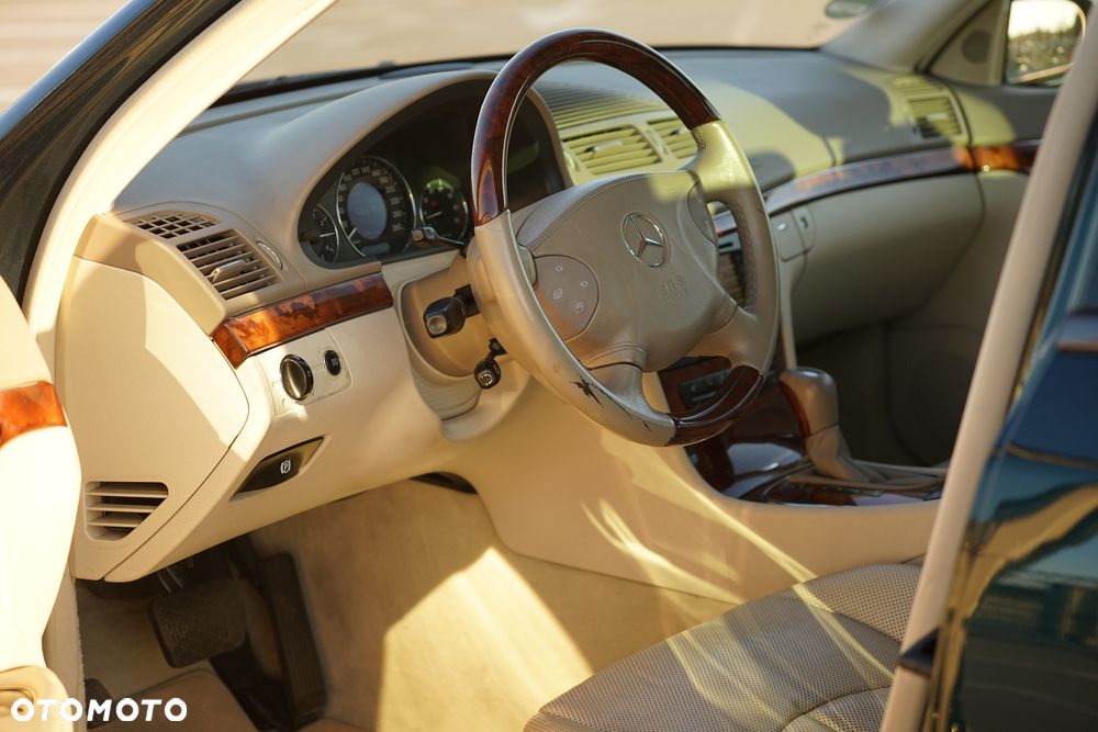Mercedes-Benz Klasa E 500 4-Matic T Elegance - 13