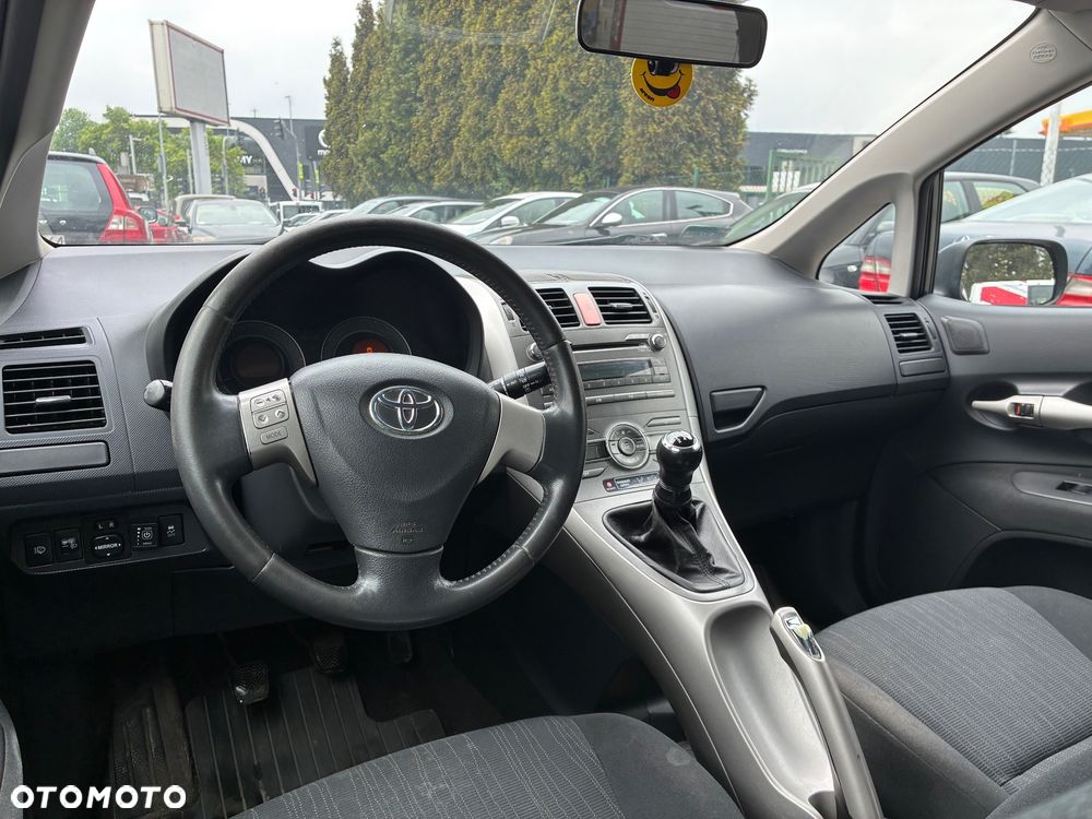 Toyota Auris - 10