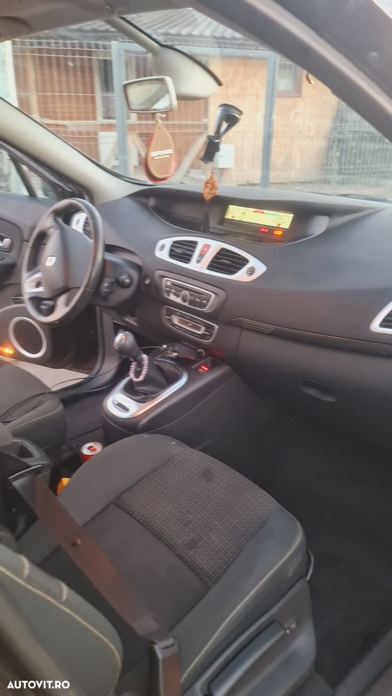 Renault Scenic 1.9dCi Privilege - 6
