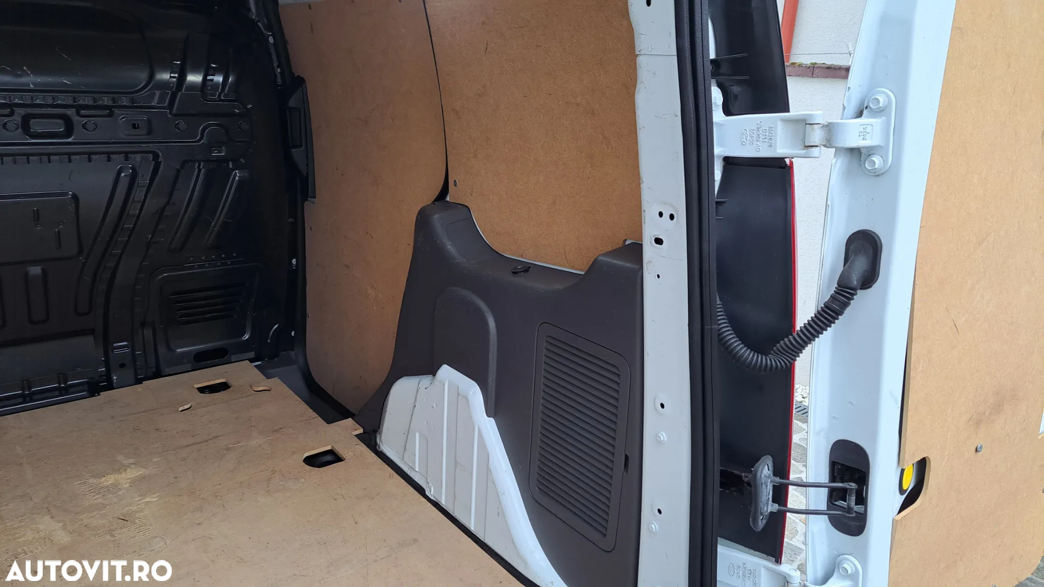 Ford TRANSIT CONNECT VAN TREND L1 FWD - 16