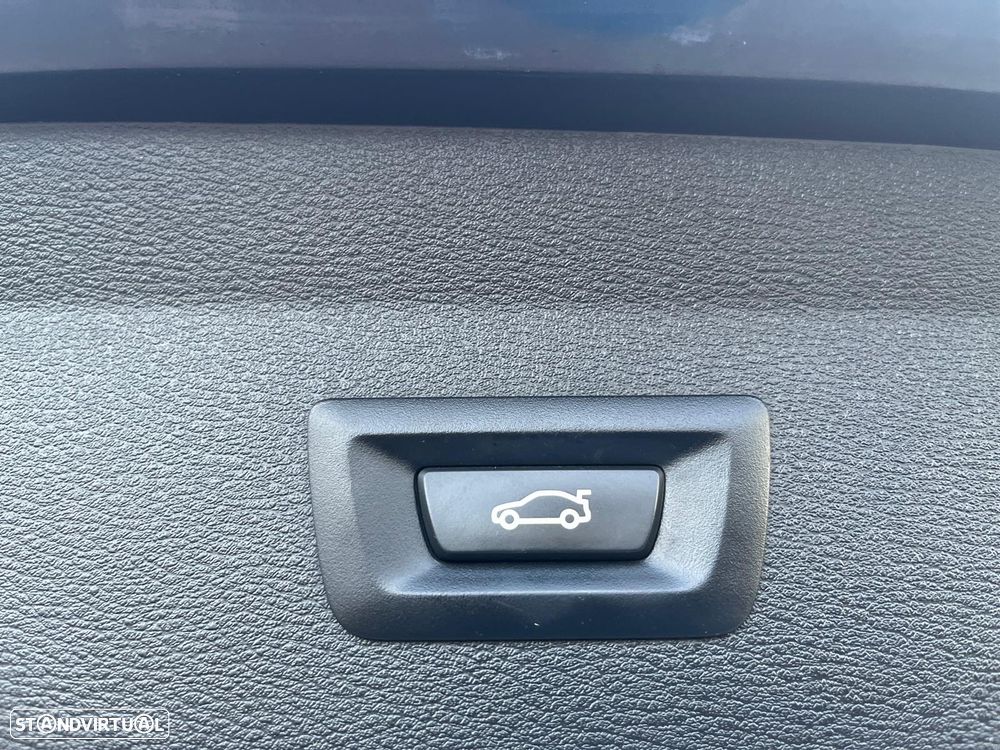 BMW X1 16 d sDrive Auto Line Sport - 51