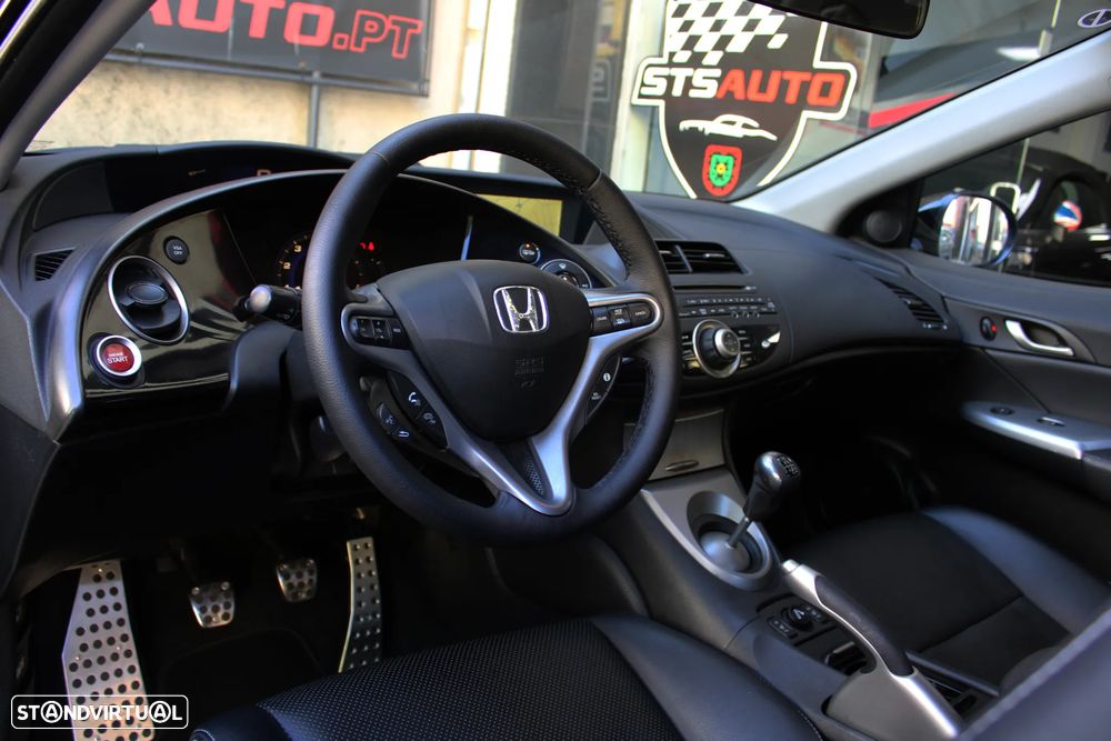 Honda Civic 1.8 Executive NAVI - 20