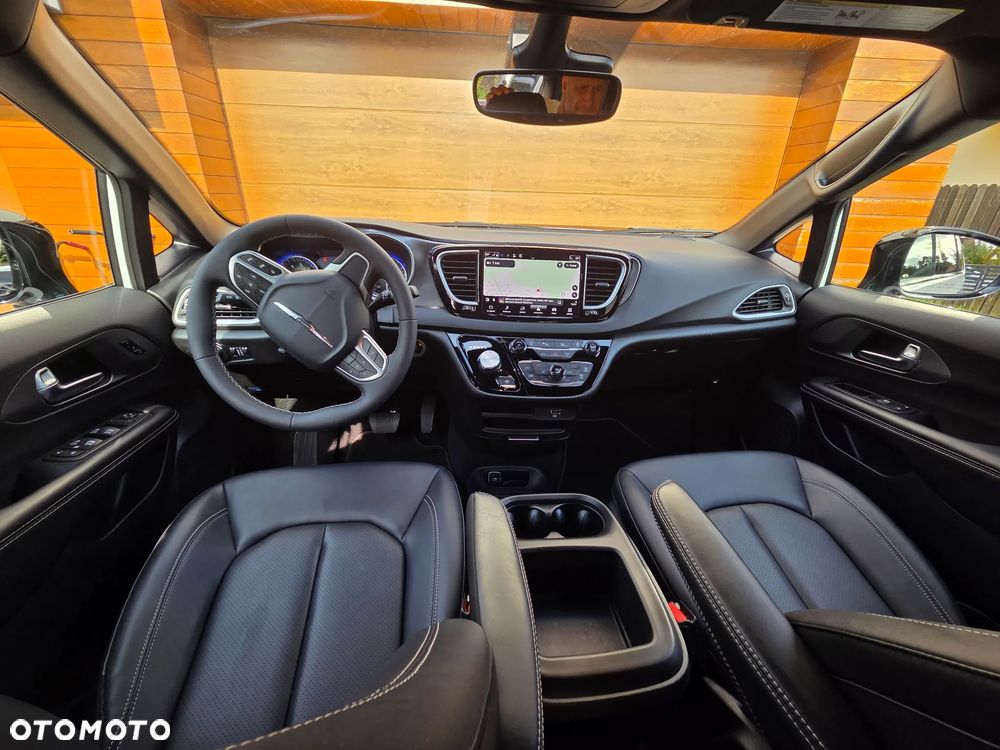 Chrysler Pacifica - 25