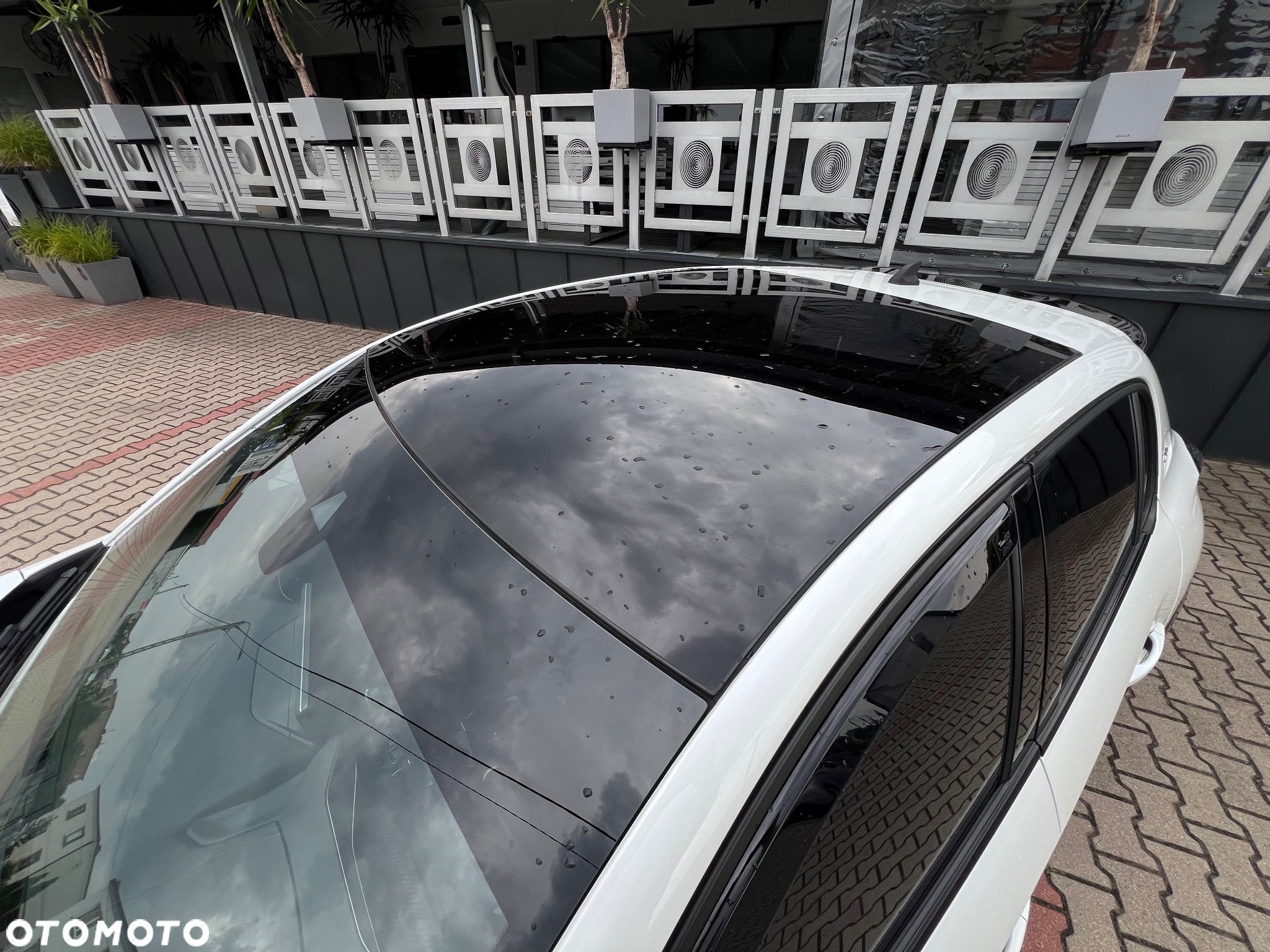 Peugeot 208 PureTech 100 EAT8 GT - 8