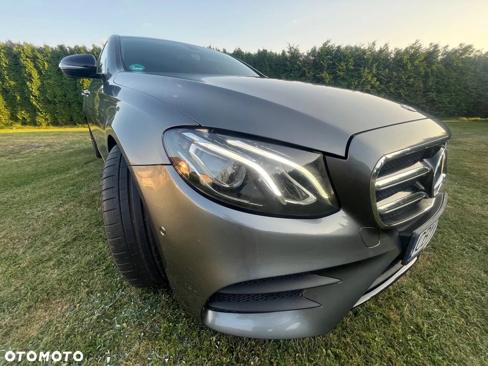 Mercedes-Benz Klasa E 220 d 4-Matic 9G-TRONIC - 3