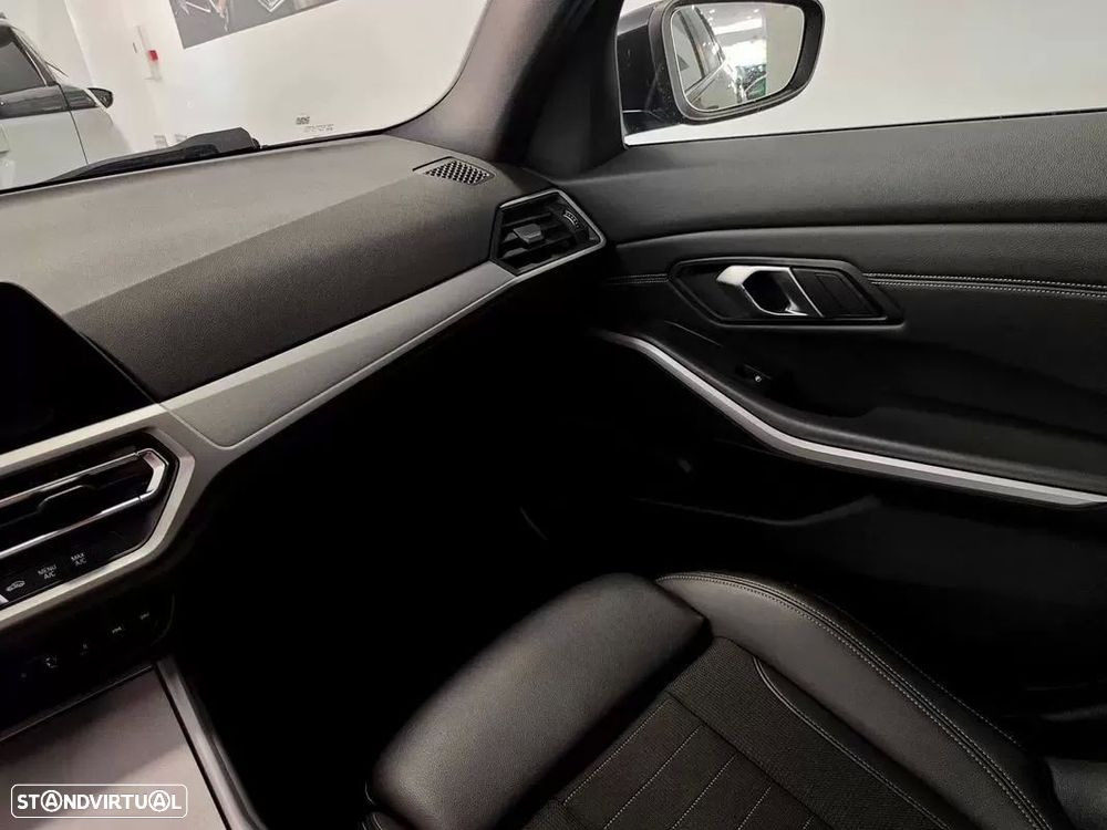 BMW 320 e Line Sport Auto - 37
